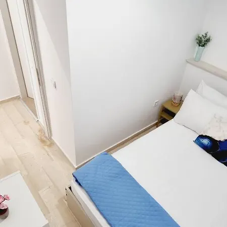 Cristina Studio Apartment *